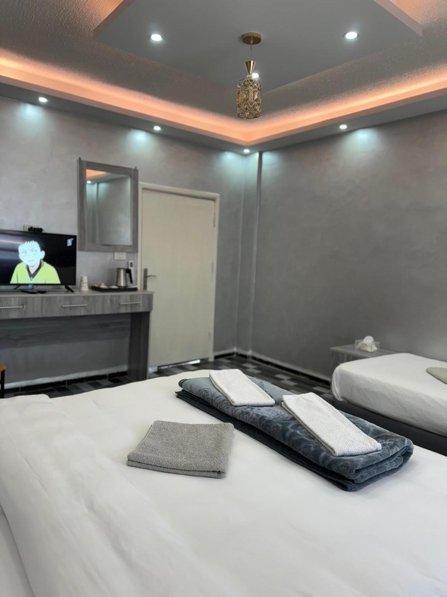 Petra Pillars Hostel Вади Муса Экстерьер фото