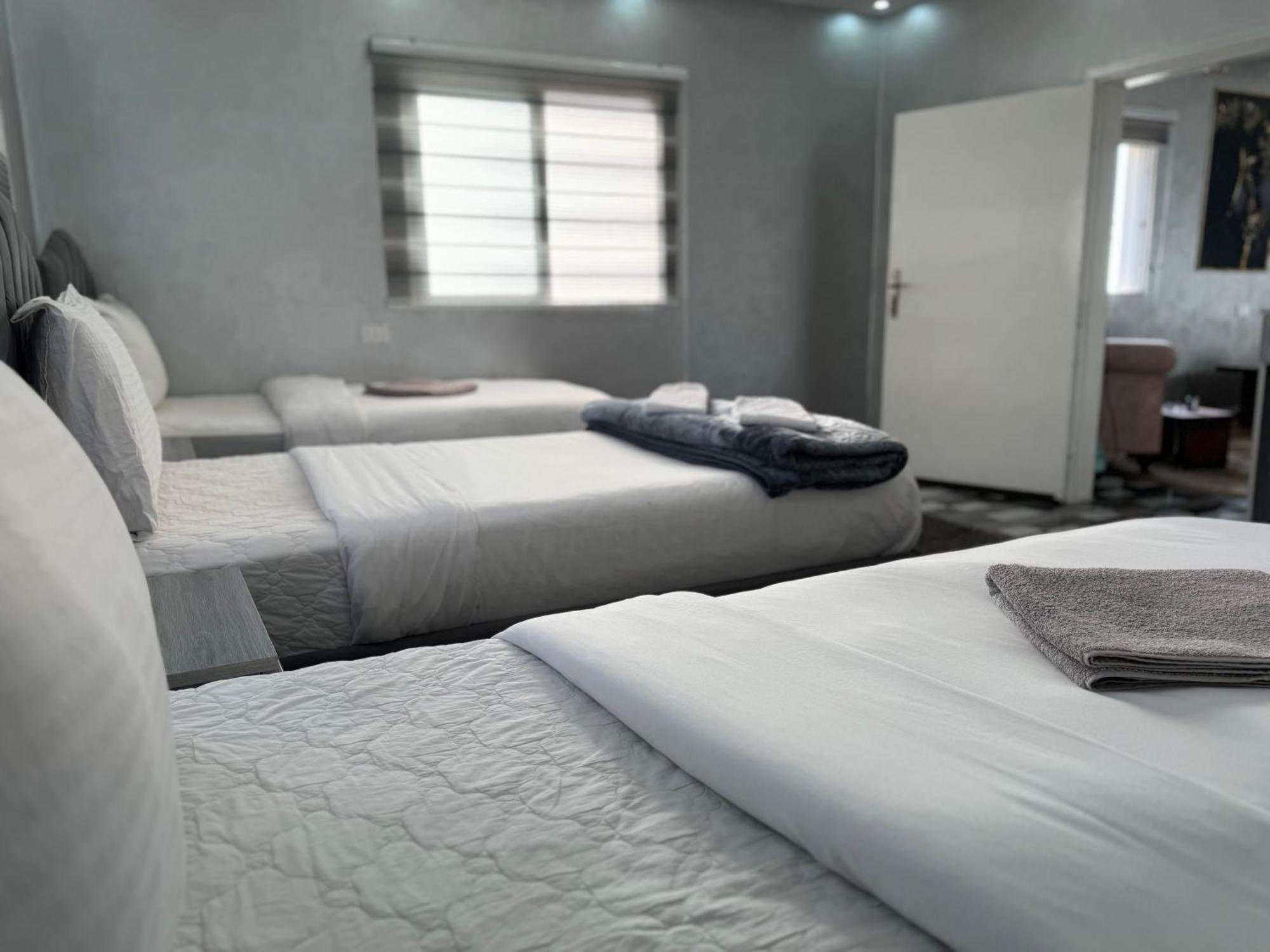 Petra Pillars Hostel Вади Муса Экстерьер фото